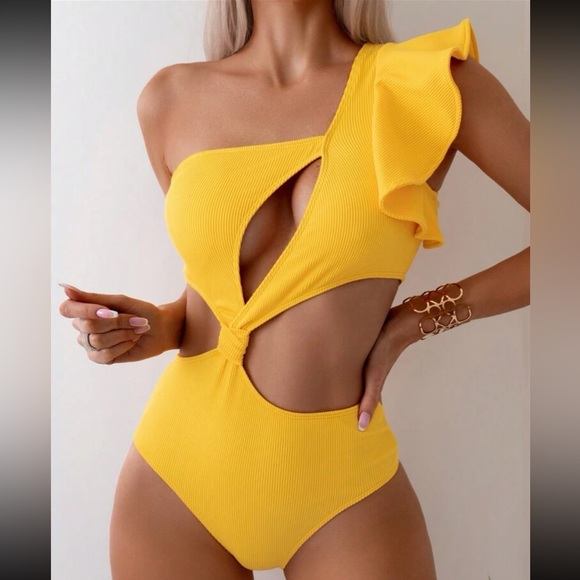 Swim Chicsea One Shoulder Swimsuit With Hollow Out Detailing & Ruffled Hem - Picture 3 of 4